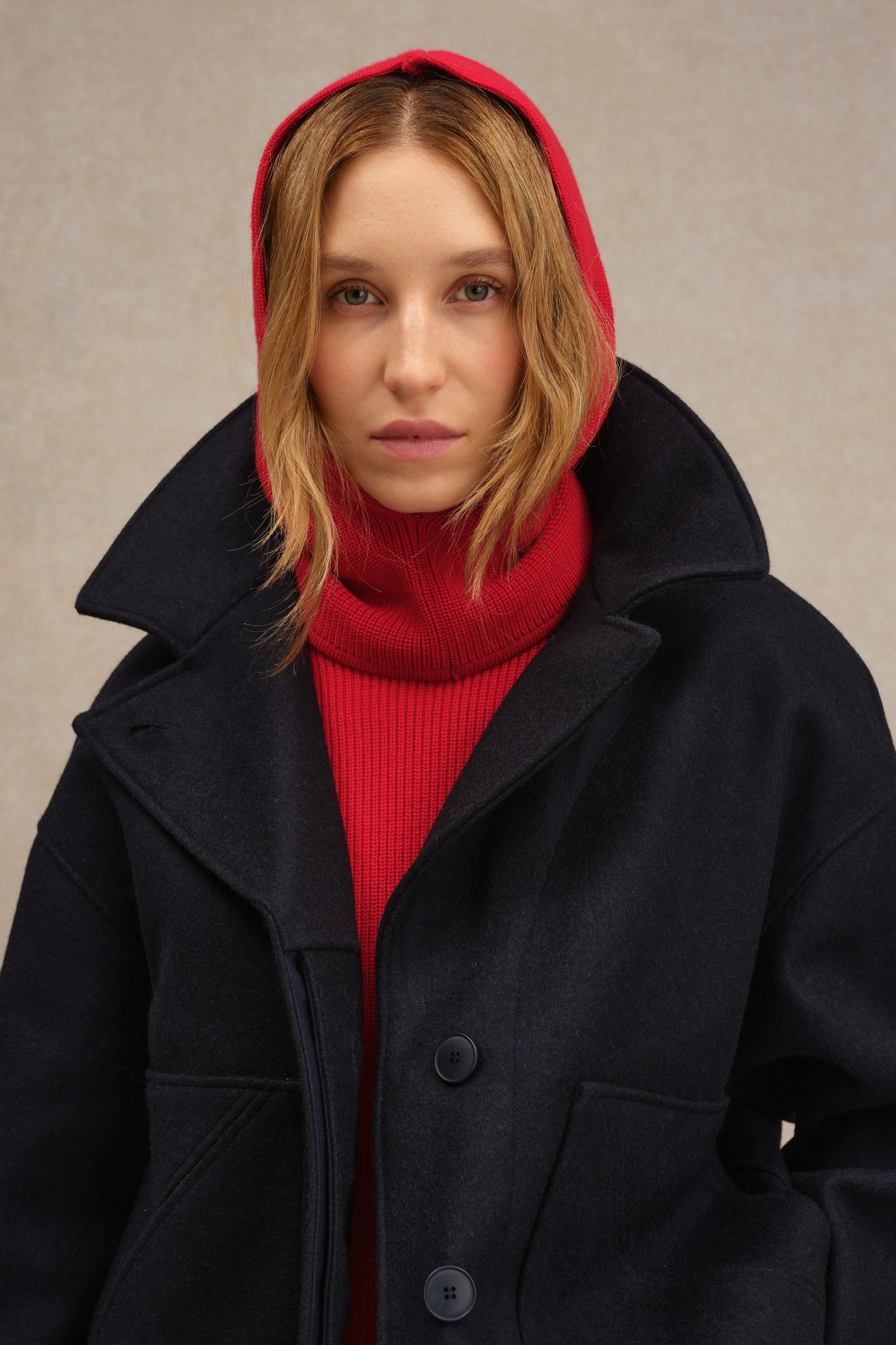 Cagoule rouge en laine mérinos pour femme - Image 4