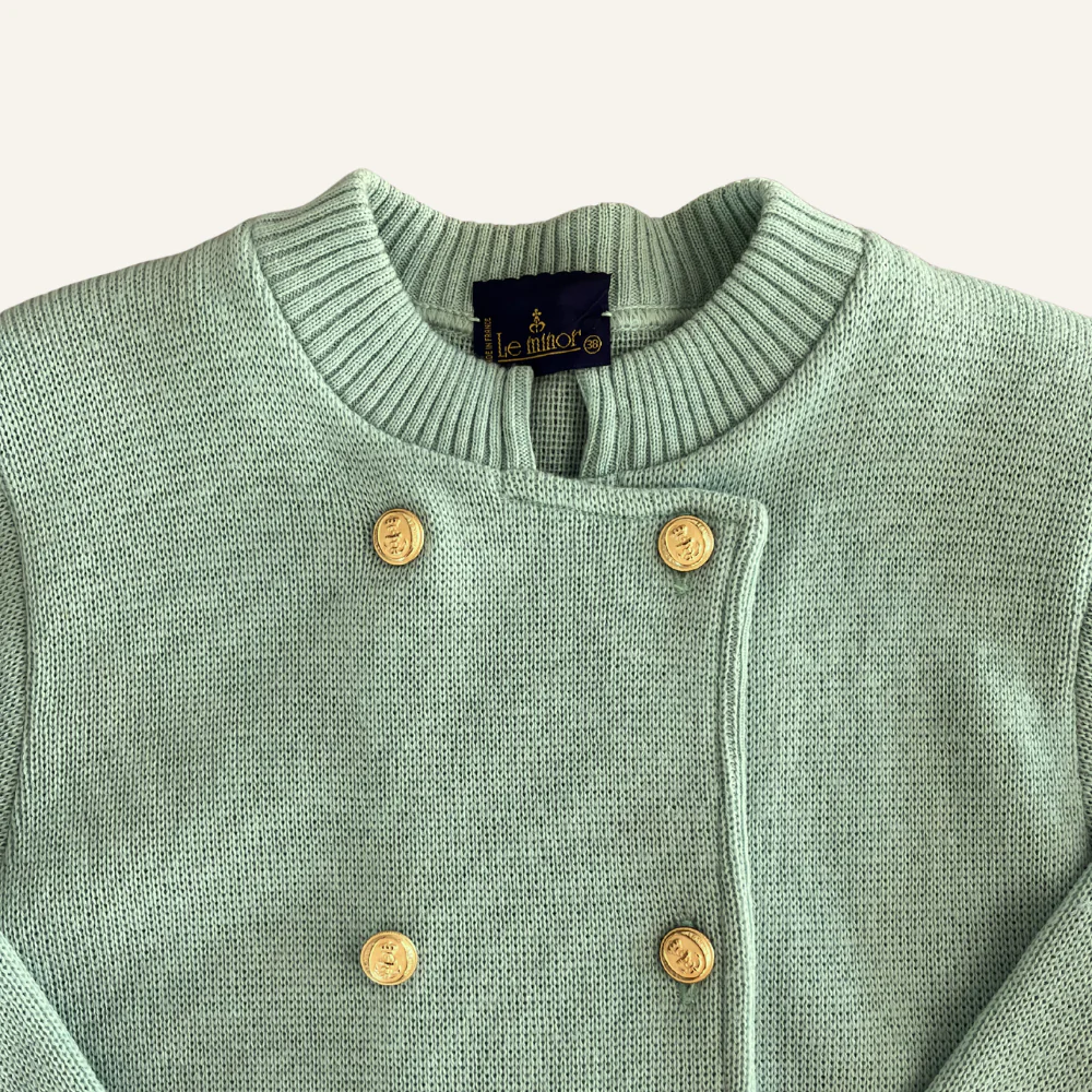 Cardigan vert pastel à boutons dorés en laine vierge pour femme - Seconde main - Image 2