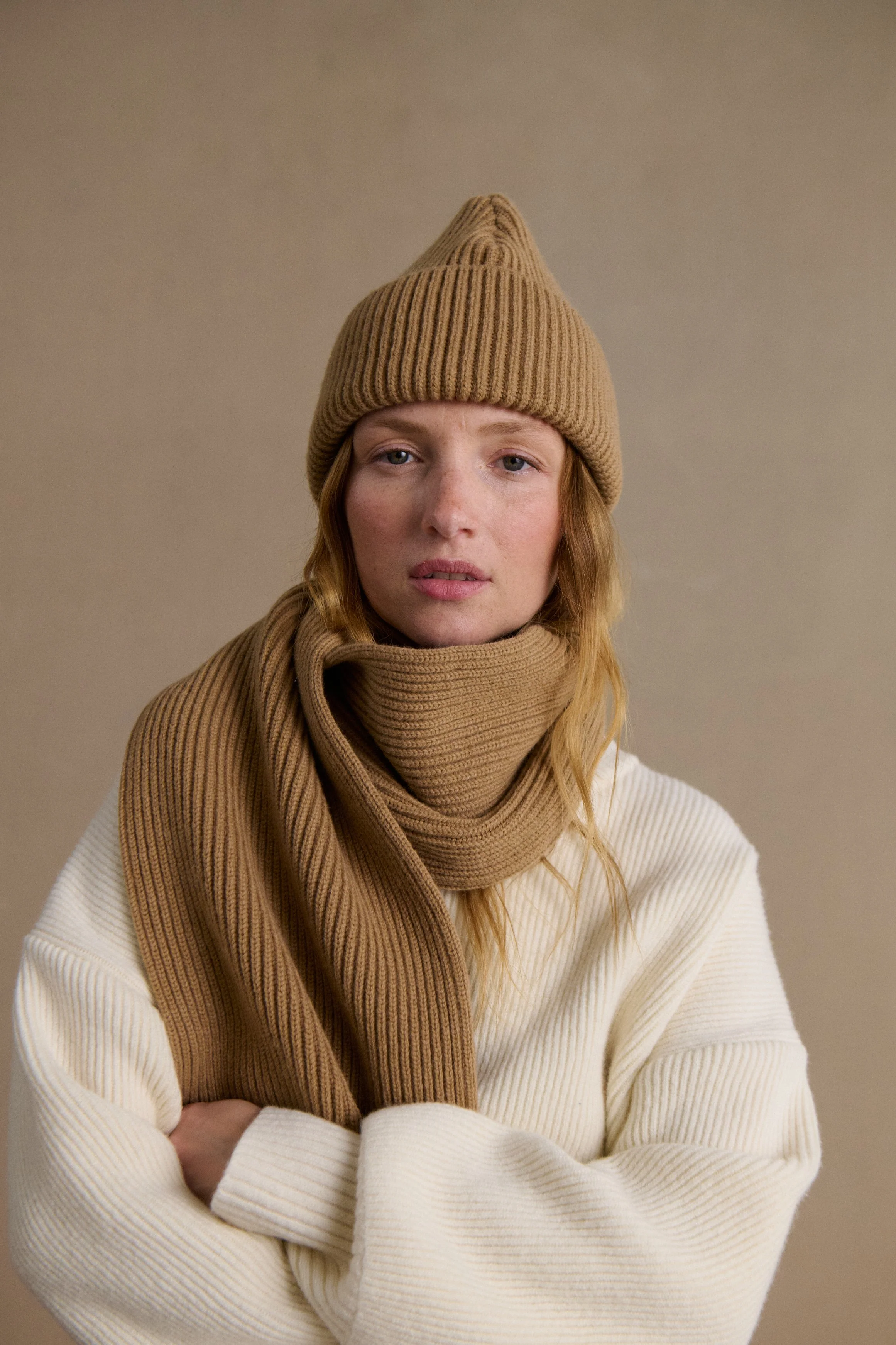 Écharpe à côtes extra doux mixte beige - Image 3