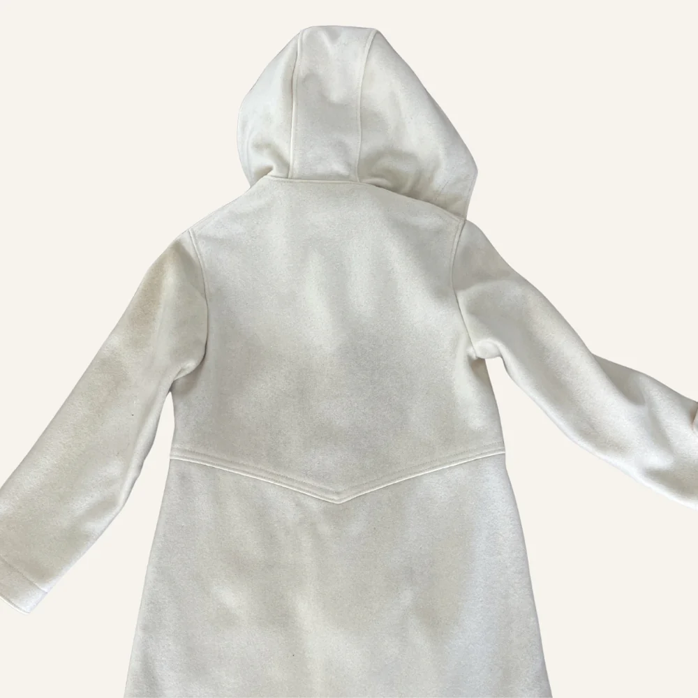 Manteau écru à capuche pour enfant - Seconde main - Image 2