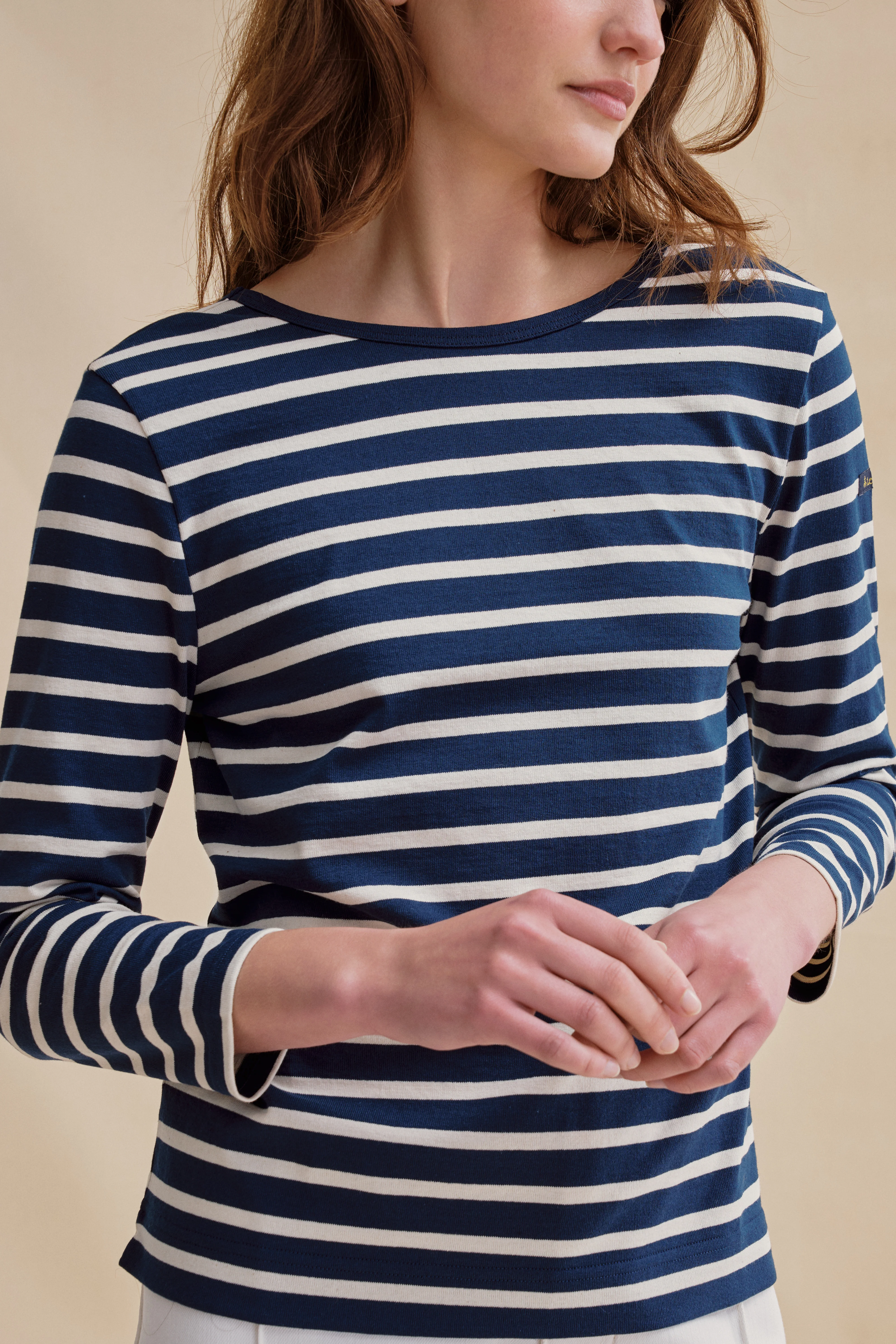 Marinière Berthe bleu marine et écru pour femme - Image 3