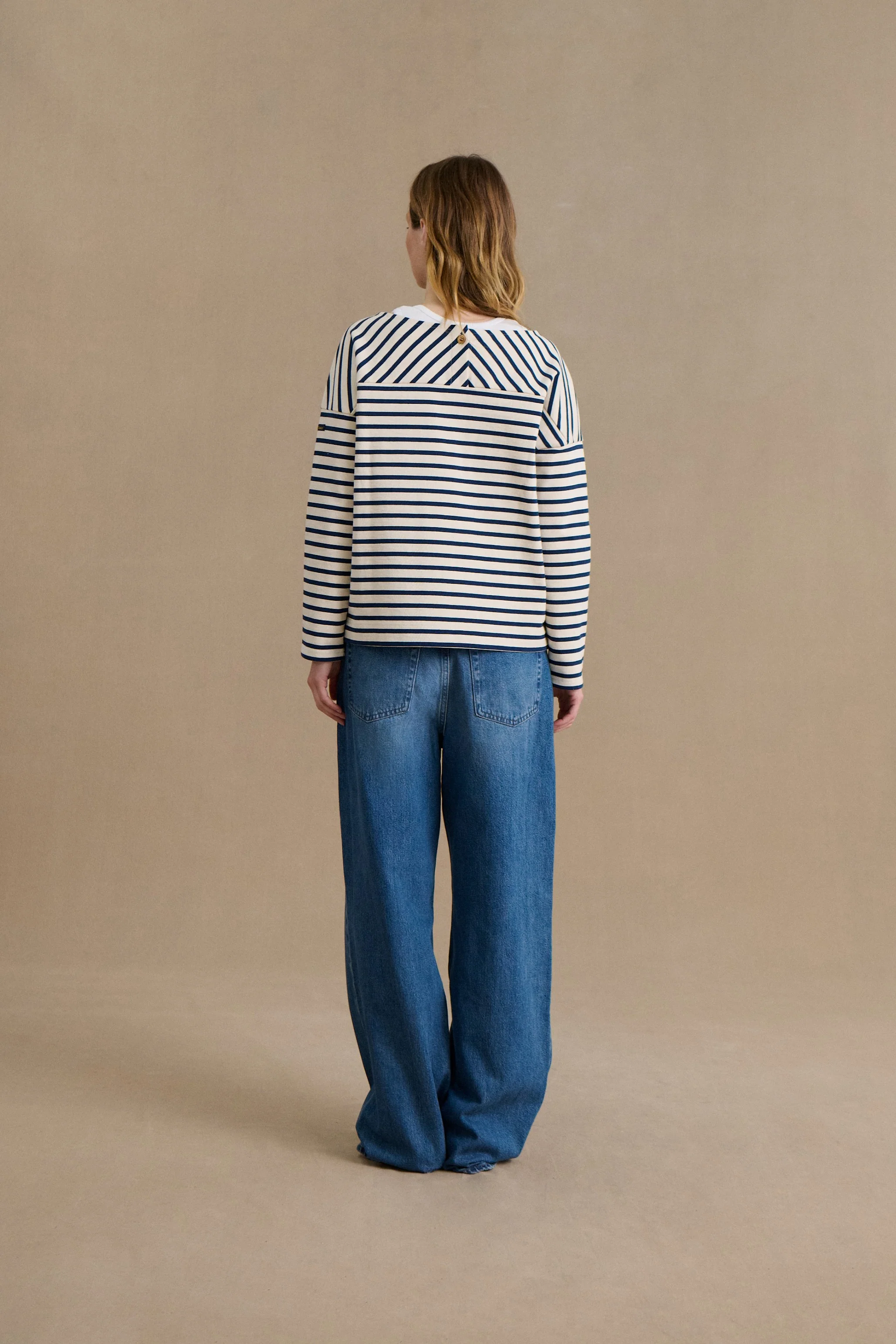 Blouse Mona écru et marine en coton épais - Image 4