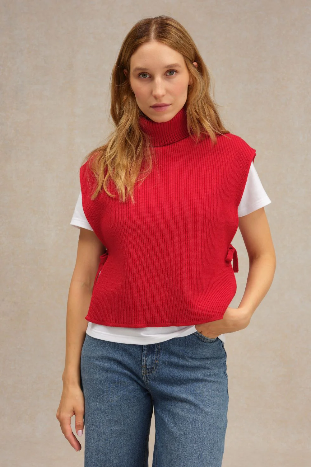 Plastron col roulé rouge en laine mérinos pour femme - Image 4