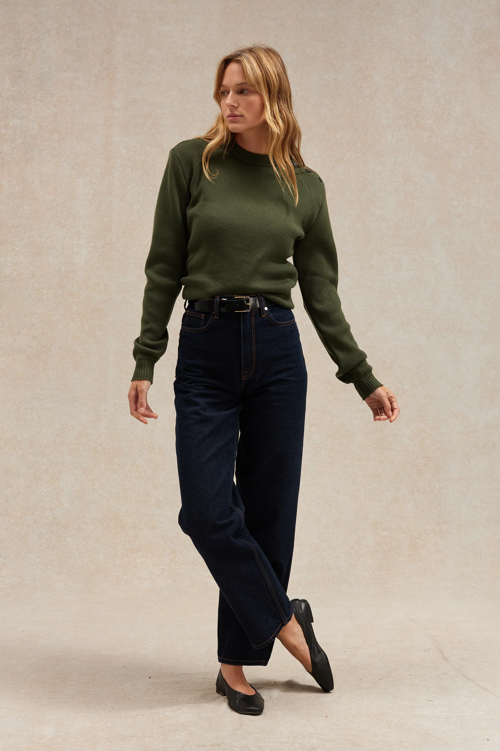 Pull marin ample olive kaki en laine mérinos pour femme - Image 4