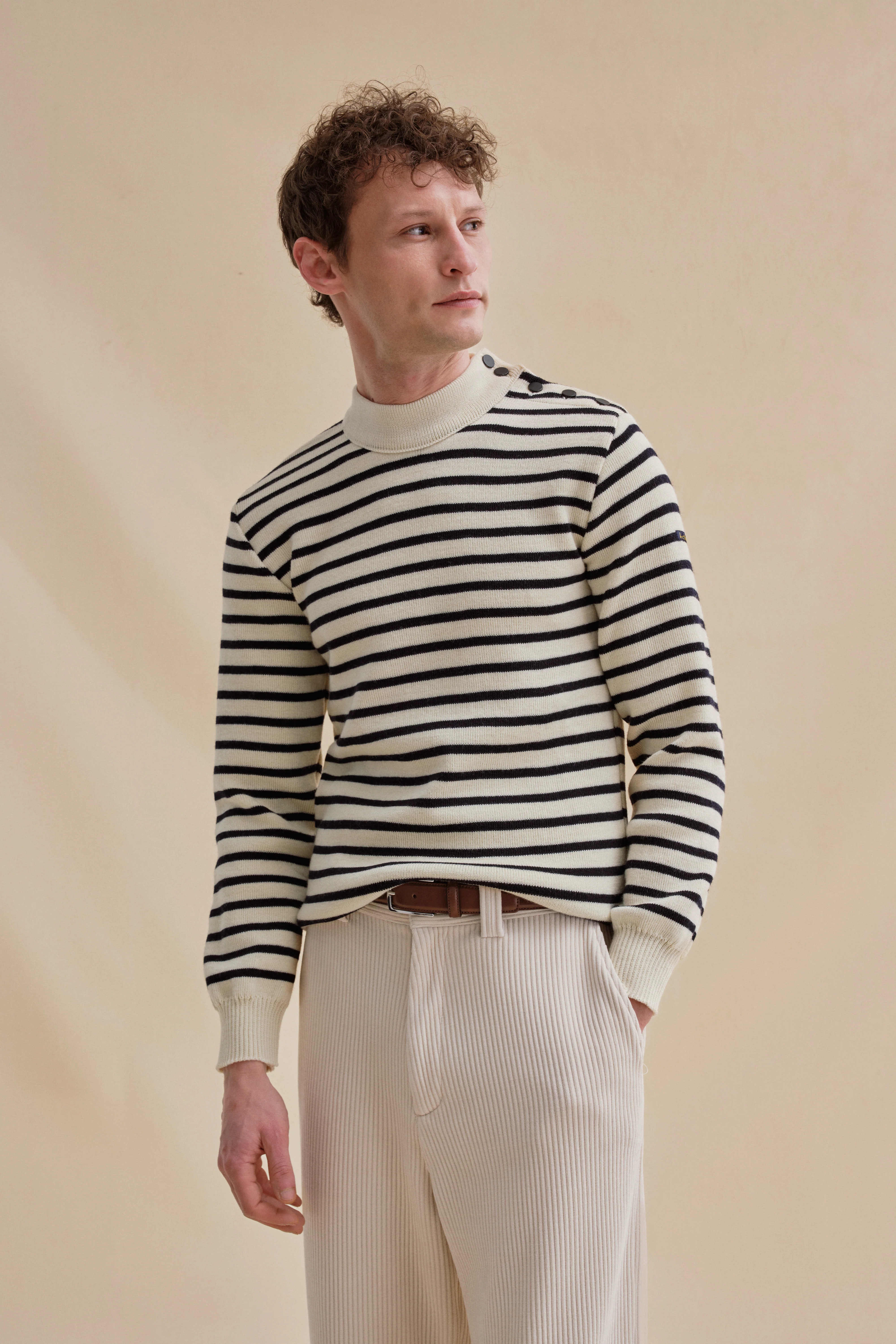 Pull marin écru et bleu marine pour homme
