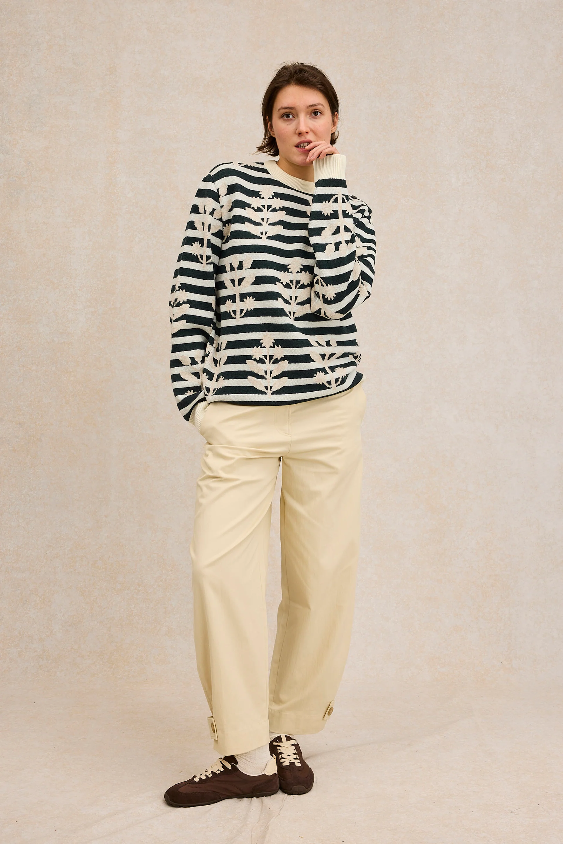 Pull marin à fleurs beige en laine mérinos pour femme - Le Minor x Fragonard - Image 3