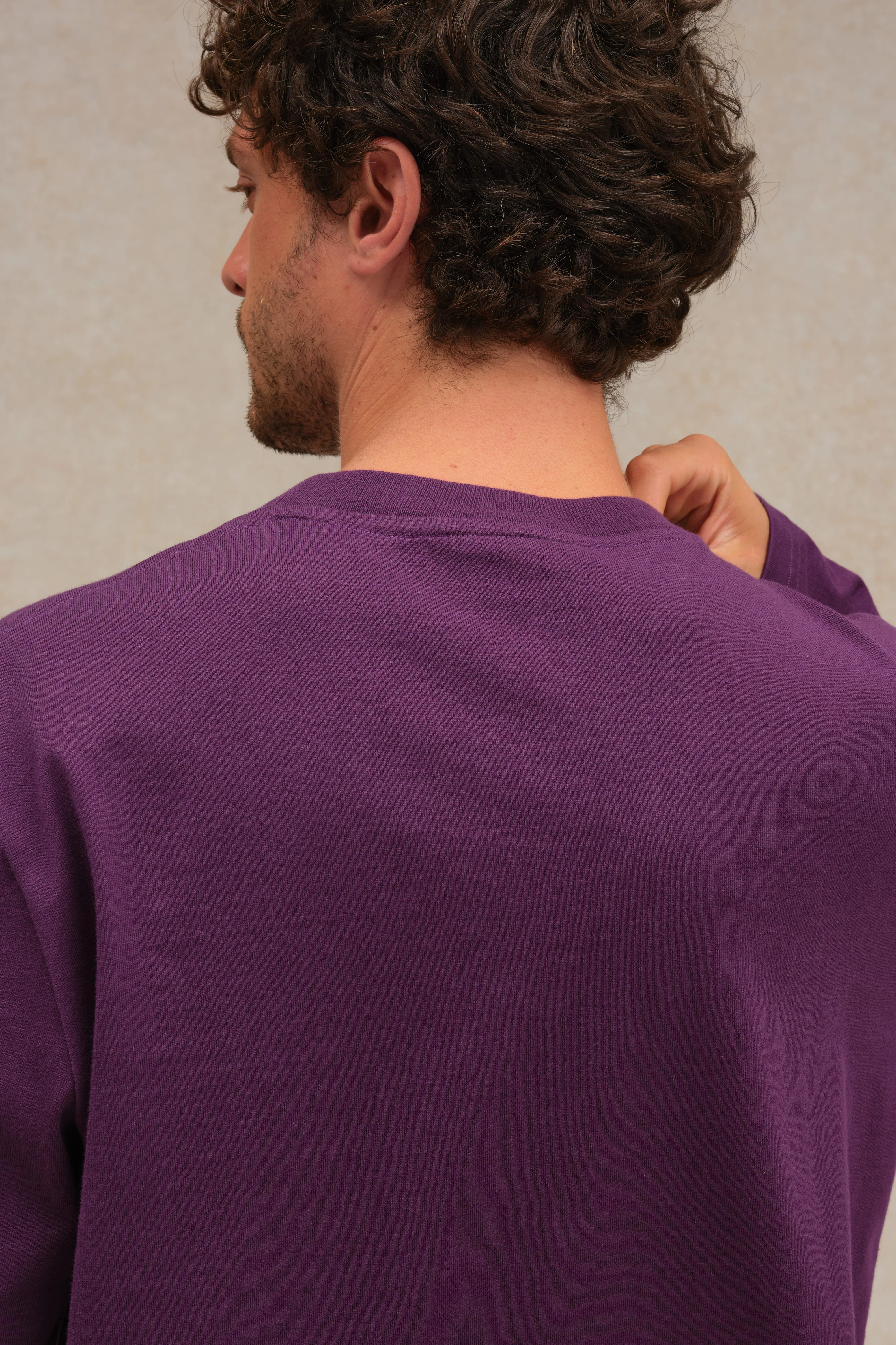 T-shirt prune à manches longues en coton pour homme - Image 2