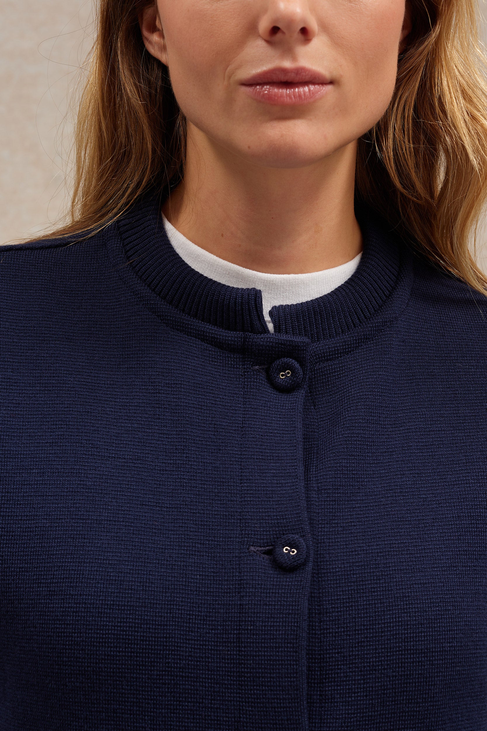Veste à col Mao bleu marine en maille Milano pour femme - Image 2